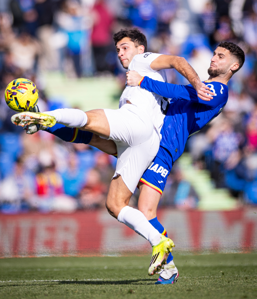 亚博官网_赫罗纳击败比利亚雷亚尔，西甲黑马姿态延续(赫罗纳vs西班牙人)